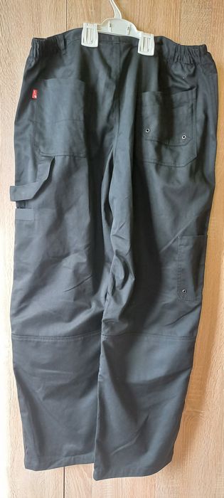 Два мъжки панталона