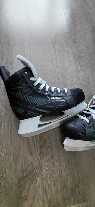 Коньки хоккейные