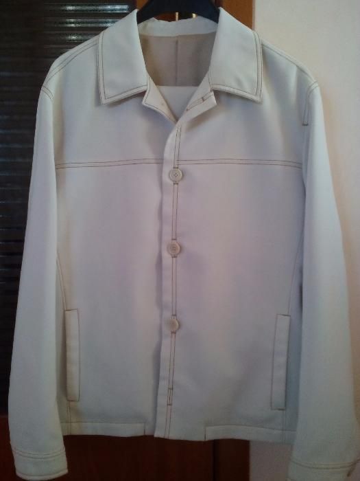 Костюм на " Paruchev"-40 лв. Подарявам риза.