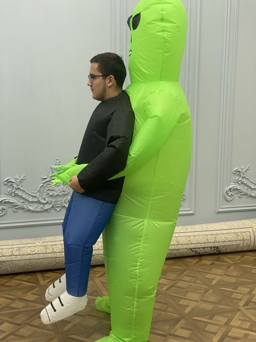 надувной костюм инопланетянина