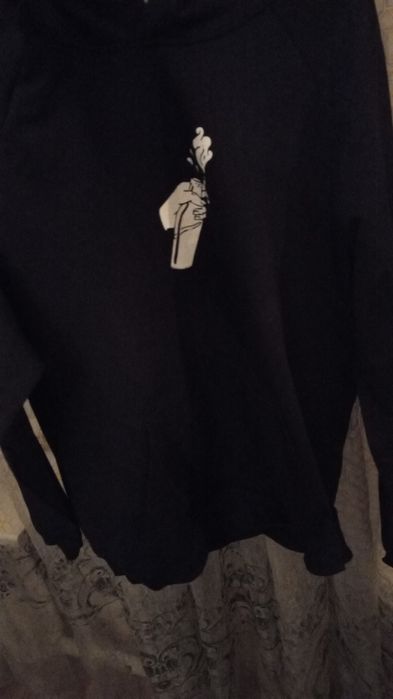 продам худи с принтом