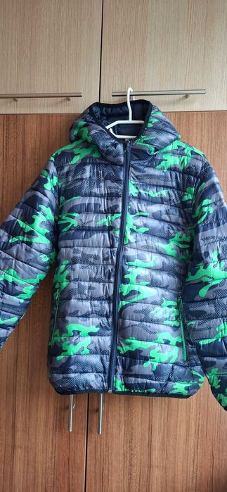 Спортно яке с качулка