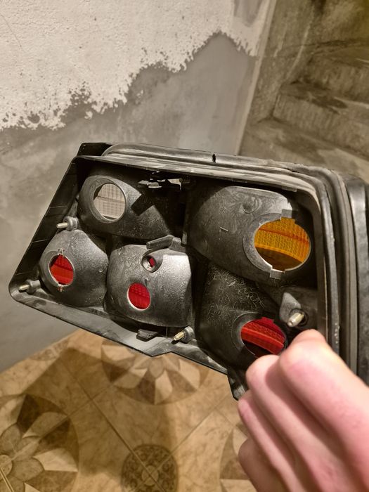 Фонари 124 мерседес