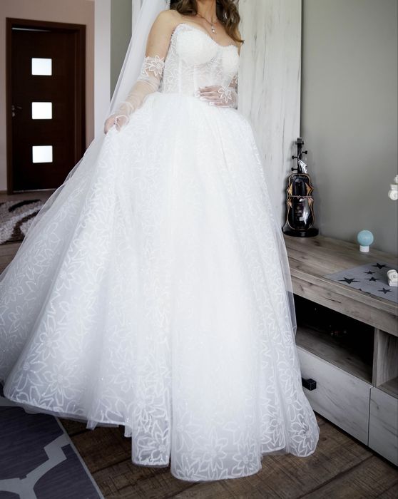 Vand rochie mireasa