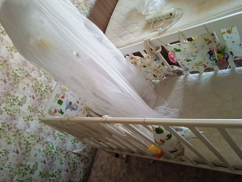 Срочно продам детскую кроватку