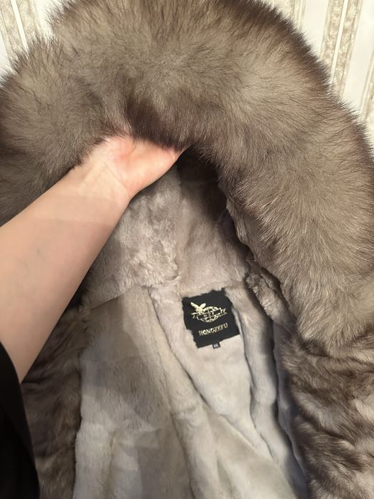 Продам парку женскую