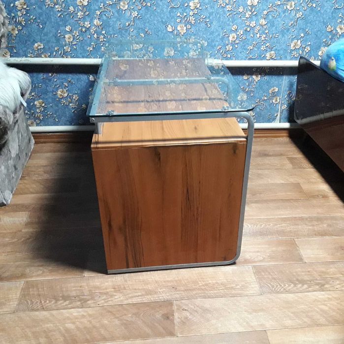 Стол писменно компьютерный.