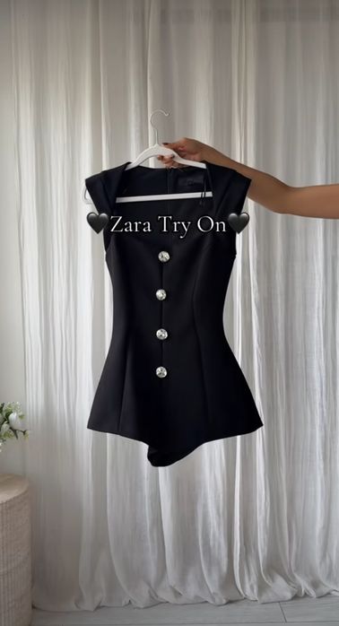 Черен гащеризон на Zara