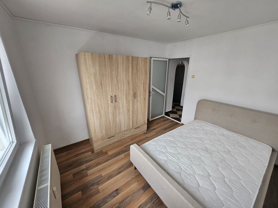 Închiriez apartament