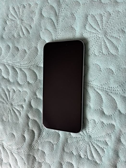 Iphone 15 plus white