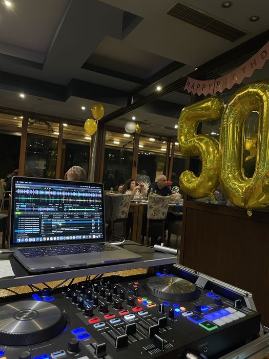 DJ Gandev. Доказан избор за всяко парти !