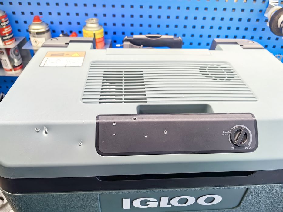 IGLOO Електрическа хладилна кутия IE42 220V AC/12V DC 42L Roller - Ice