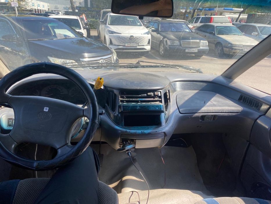 Продам toyota previa