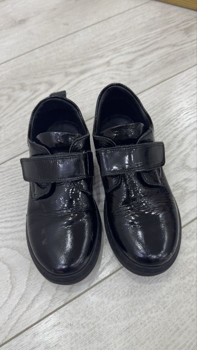 Лаковые туфли на мальчика