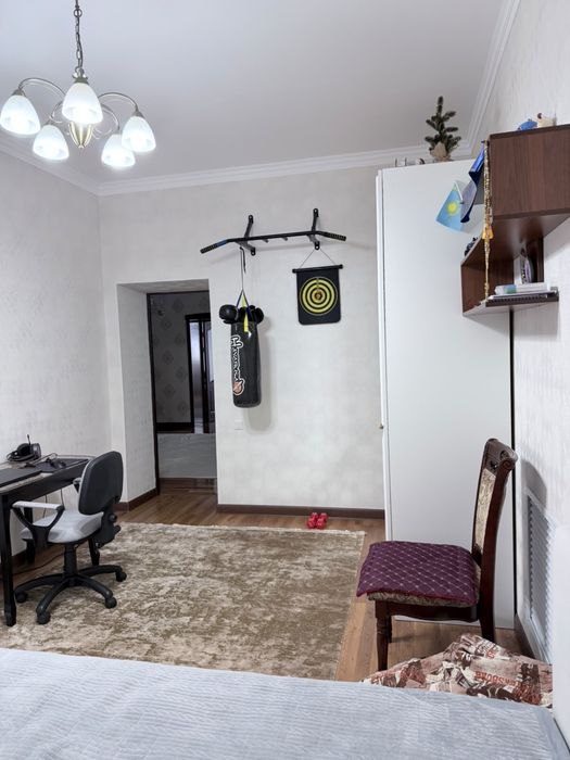 Продам 4 комнатную квартиру