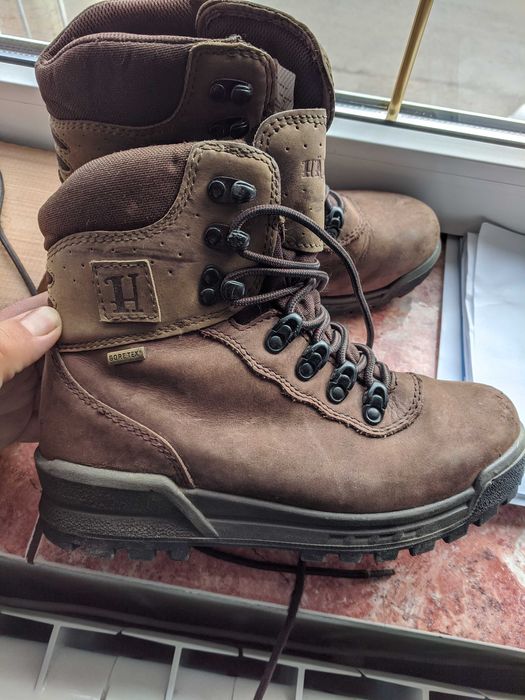 Vând bocanci Harkila marimea 39