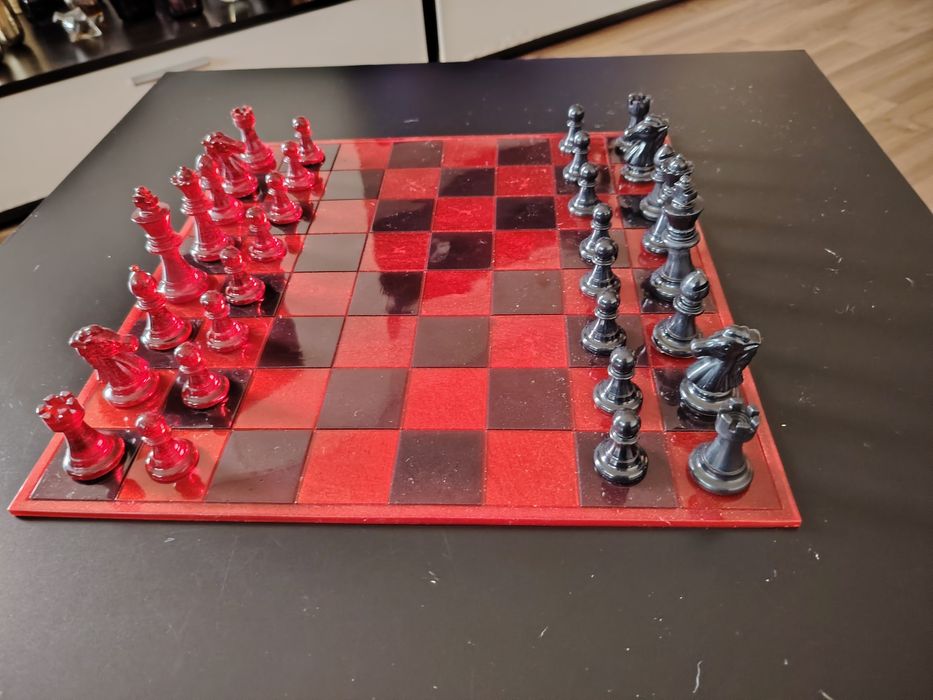 Шахматна дъска от епоксидна смола