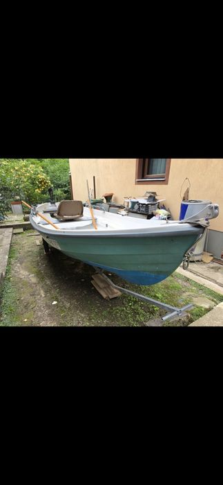 Vând barca fibra 4,8 x 1,5 m