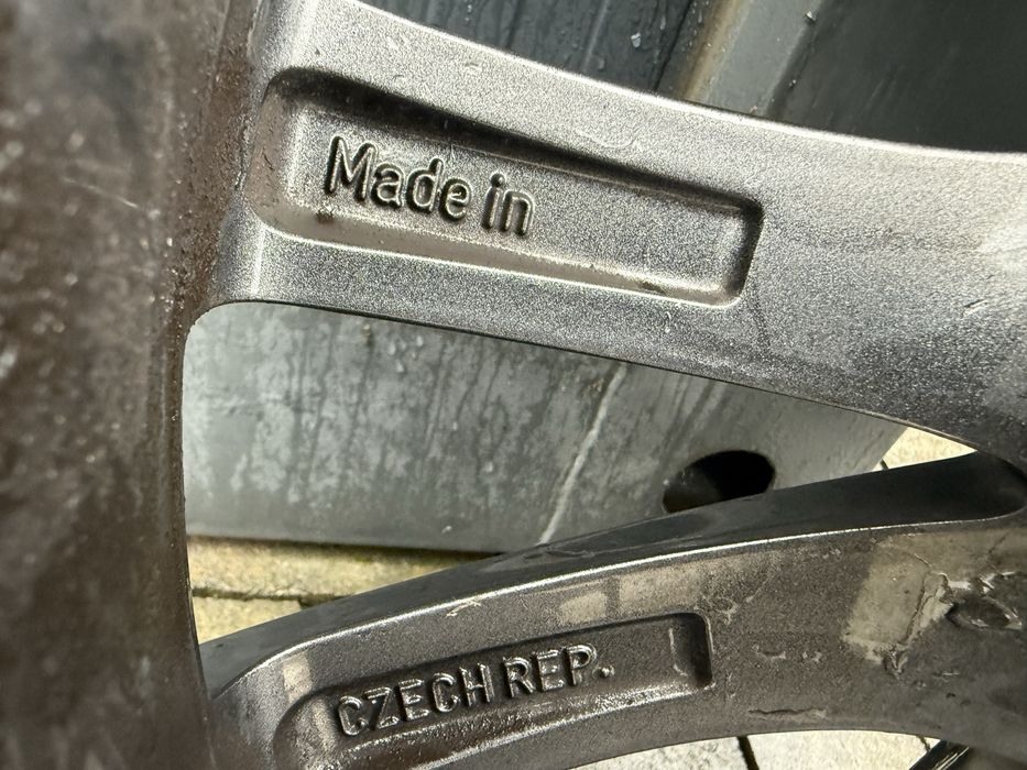 mercedes 245/45/18 Dunlop Дот 23г - 1400лв Комплекта