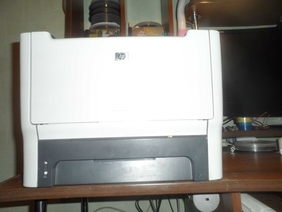 Продается принтер HP LaserJet P2015.