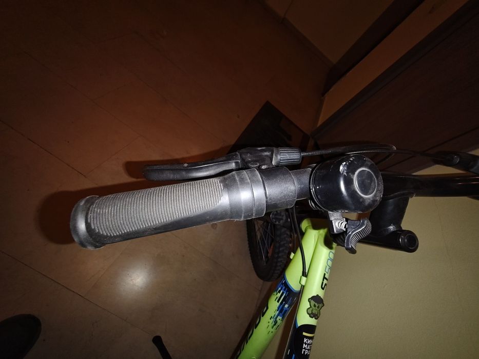 Продавам детски велосипед Rockrider st500 20i