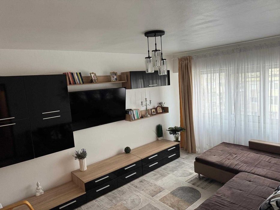 Vand apartament 3 camere Mangalia