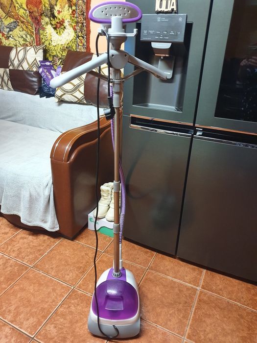 Aparat de călcat cu aburi vertical-Daewoo