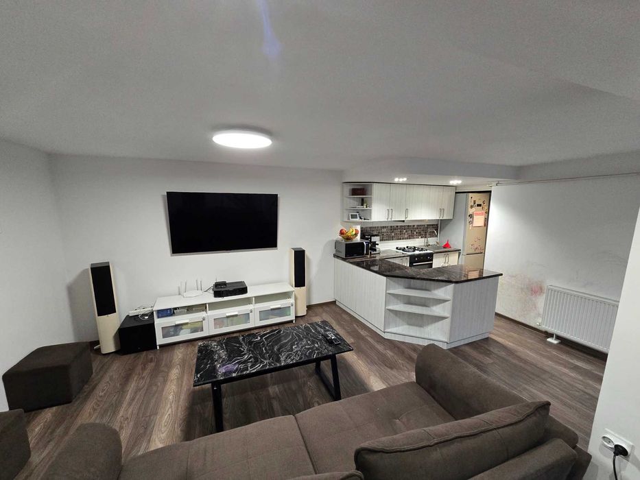 Apartament 3 camere, 70 mp utili si 30 mp pod amenajat,central Schei