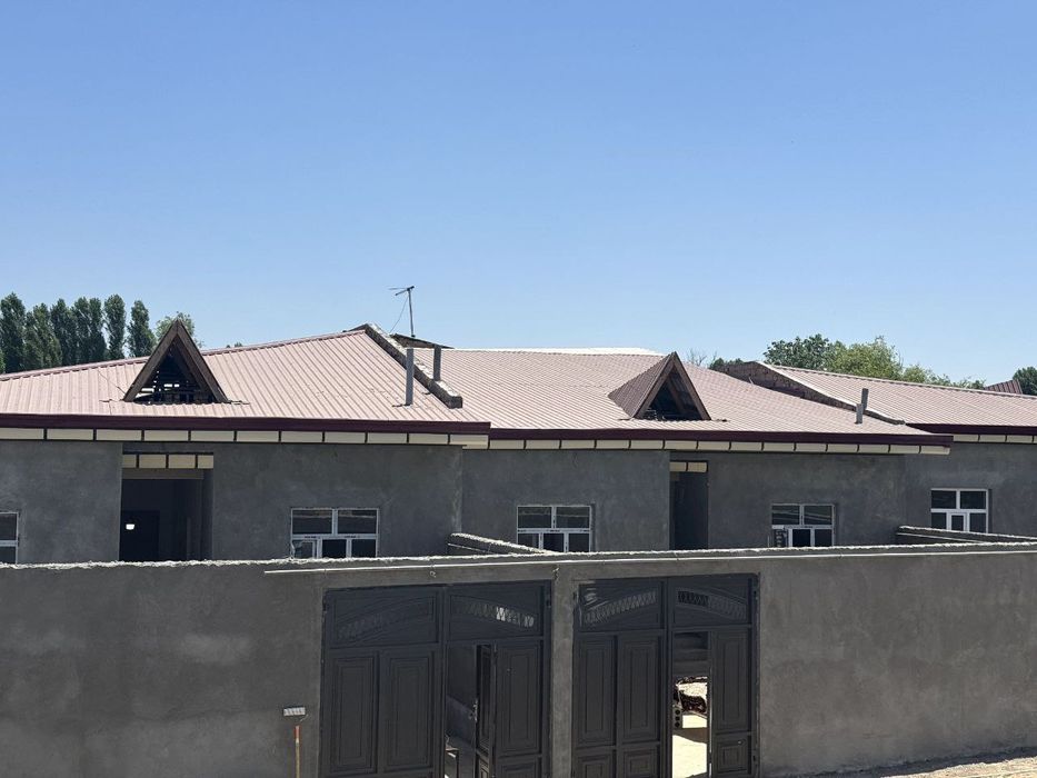 Nazarbek Uy hovli soyladi