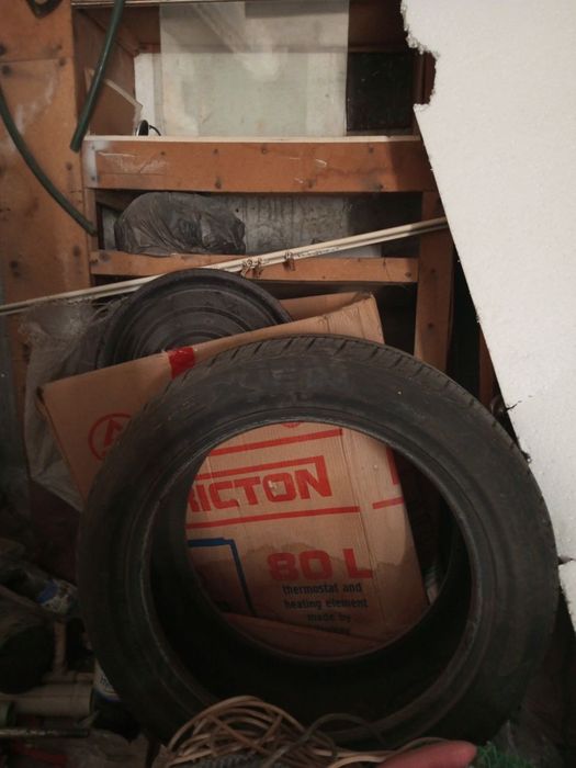 Продаётся покрышка от Малибу в 3 мик.