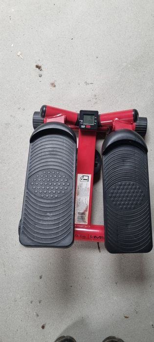 Titlu: Stepper fitness HMS cu display LCD – stare bună