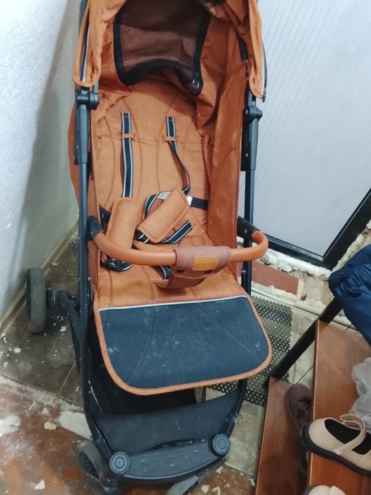 Прогулочная коляска книжка