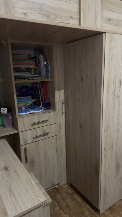 Детский гарнитур, двухэтажная кровать со шкафом и письменным столом