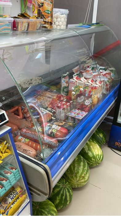 Ветрина холодильник