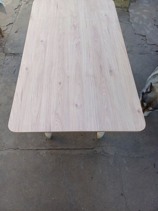 Продам стол кухонный.