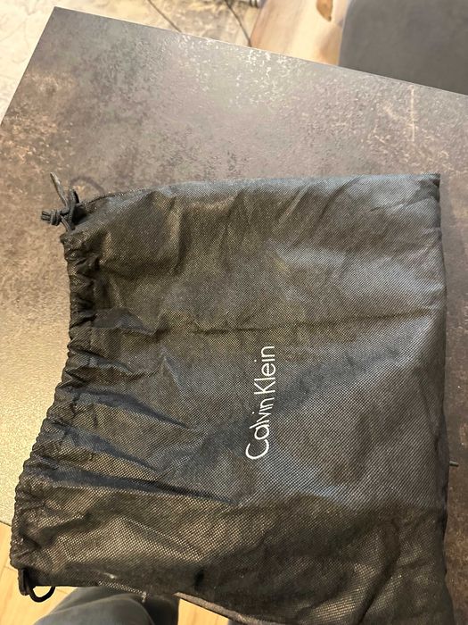 Кожена чантичка Calvin Klein