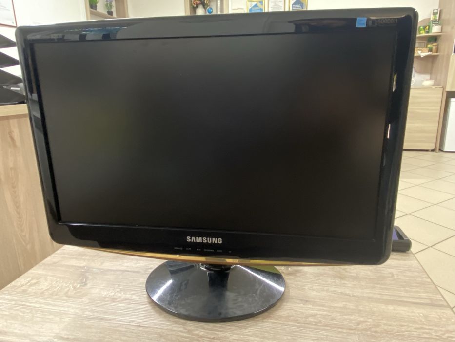 Мониторы офисные: samsung, philips