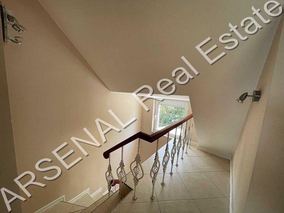 Дава се под наем Тристаен апартамент в София, Лозенец - 185 кв.м за 1250 € - Снимка #4