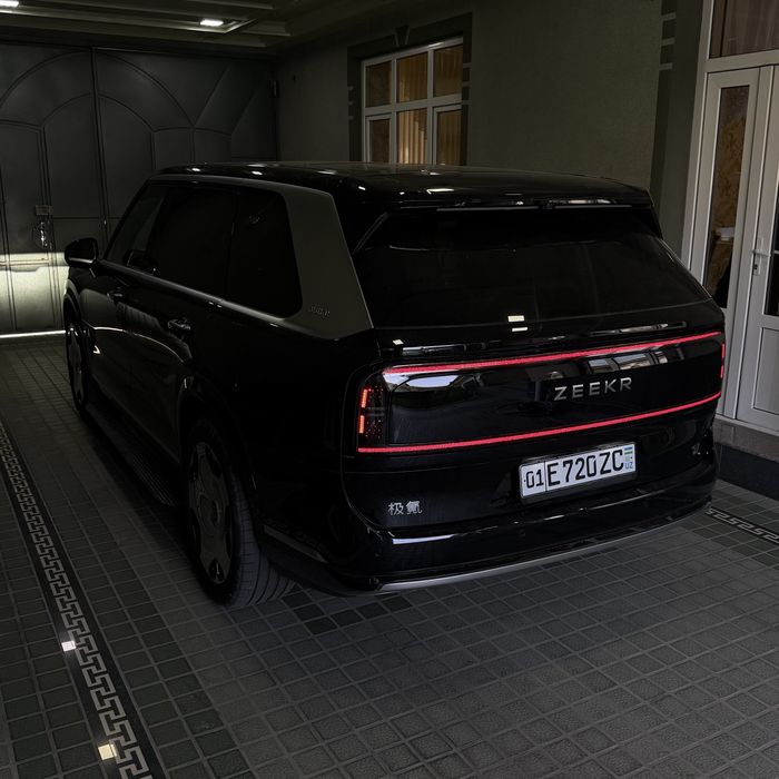 Zeekr 9x Ultra 70kv Oq salon va Apelsin salon