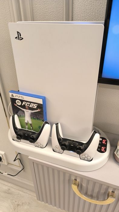 Продам PS5 в идеальном состоянии