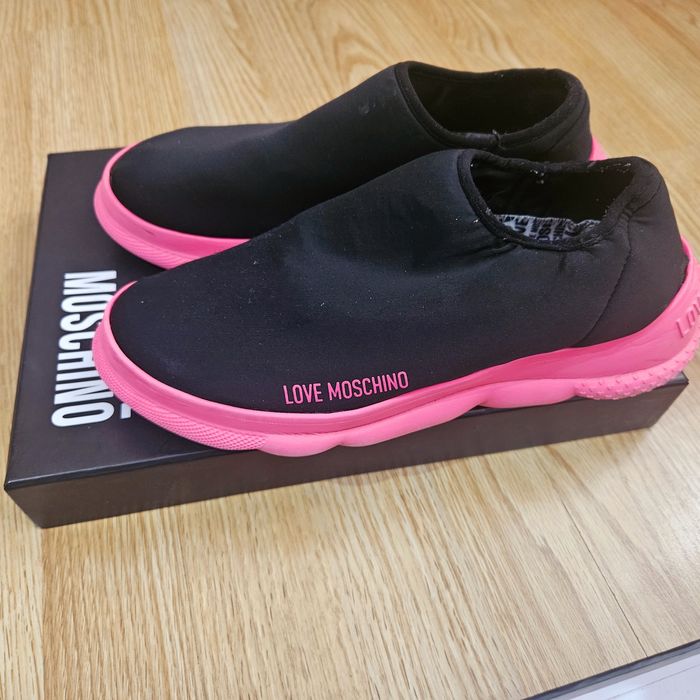 Оригинални обувки Love Moschino