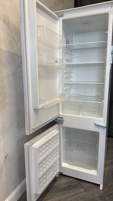 Продам холодильник встраиваемый
