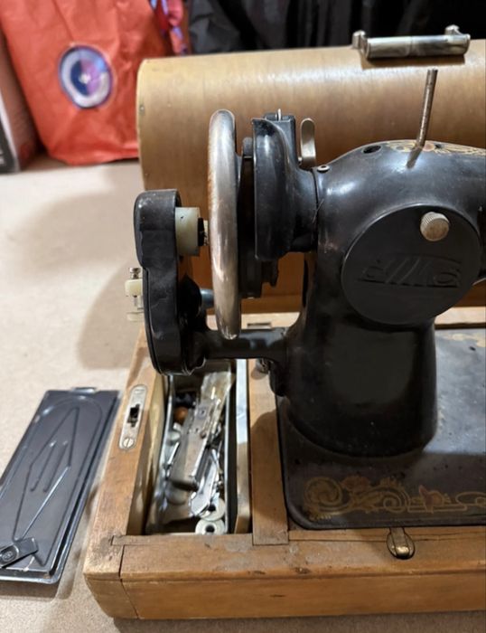Mașină de cusut vintage