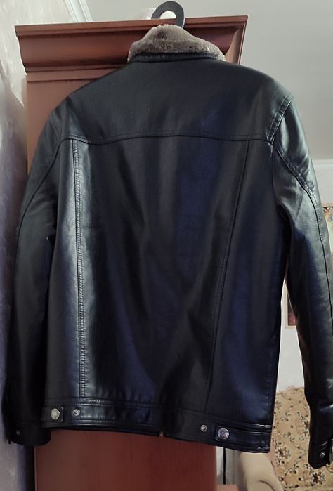 Продам мужскую куртку