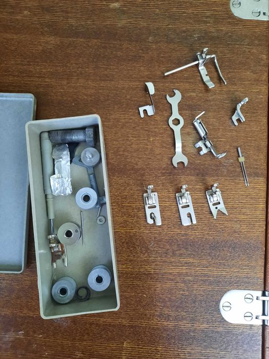 Продам швейную машинку Подольск 142