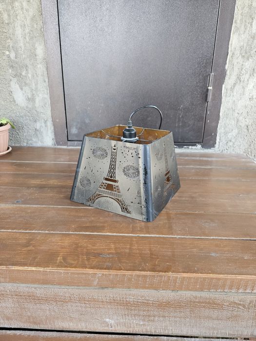 Люстра железная с эйфелевой башней