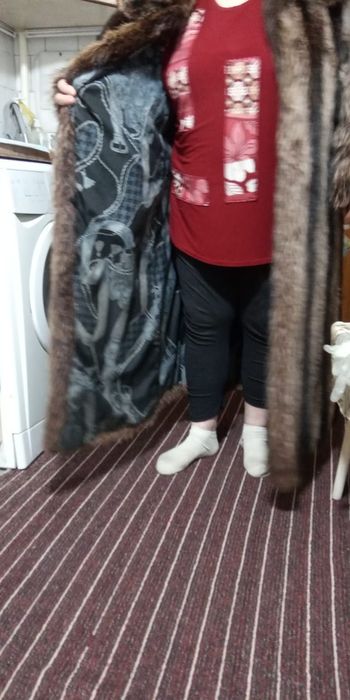 Шуба енотовая. Продам.