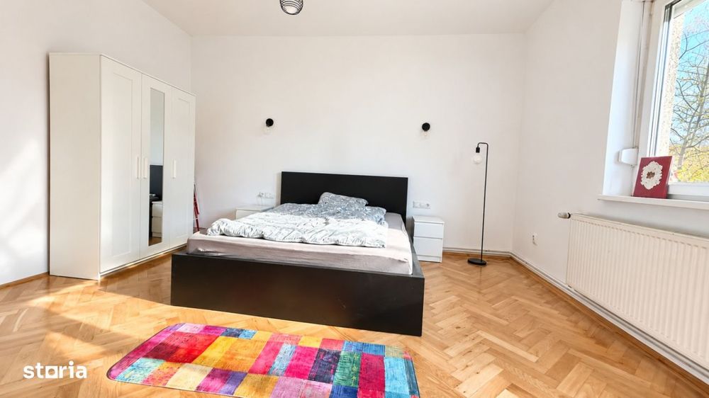 Liniste si intimitate in zona centrala–Apartament in vila, garaj+dem