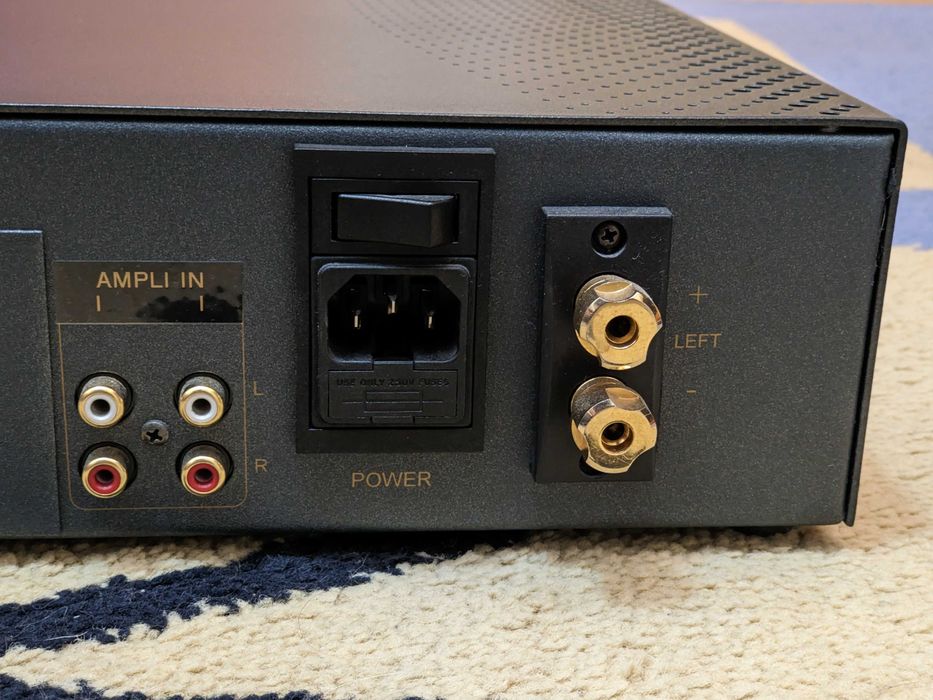 Amplificator de putere Atoll AM-200