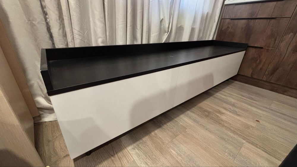 Тумба пот телевизор для зала